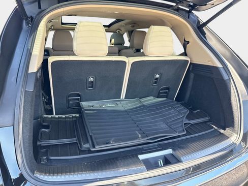 Used 2023 Acura MDX SH-AWD w/ Advance Package image 9