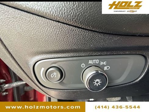 Certified 2019 Chevrolet Equinox LT w/ LT True North Edition image 18