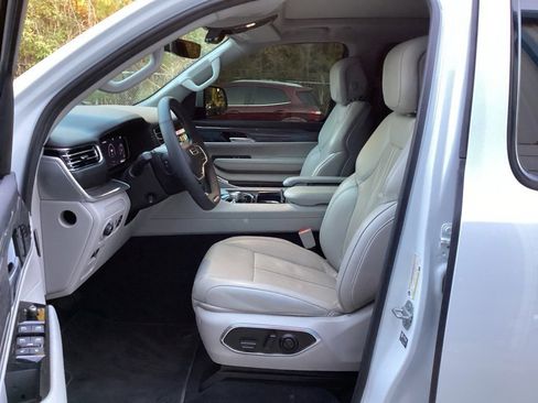 Used 2022 Jeep Wagoneer Series II w/ Premium Group I image 29