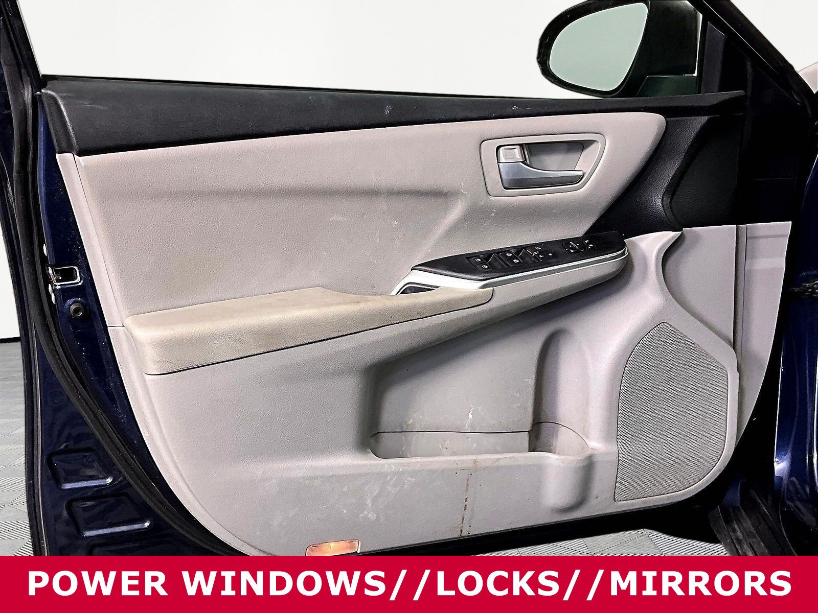 Used 2016 Toyota Camry LE FWD image 18