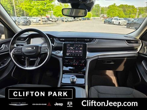 Used 2022 Jeep Grand Cherokee L Laredo w/ Luxury Tech Group I AWD/4WD image 22