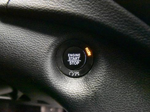 Used 2019 Jeep Cherokee High Altitude image 23