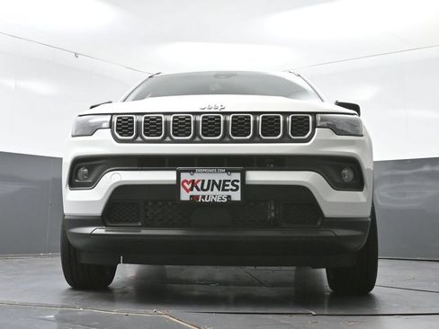 New 2026 Jeep Compass Latitude AWD/4WD image 40