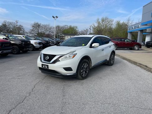 Used 2017 Nissan Murano S image 4