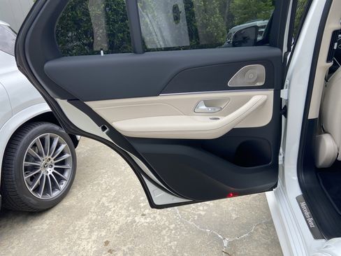 Certified 2026 Mercedes-Benz GLE 450 4MATIC image 38