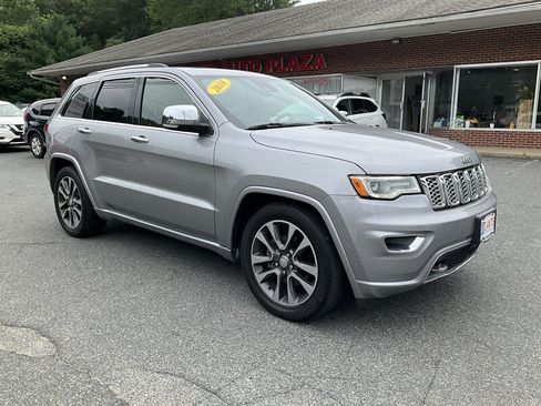 Used 2018 Jeep Grand Cherokee Overland AWD/4WD image 3
