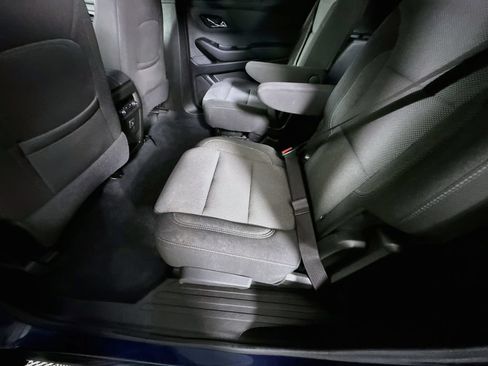Used 2023 Chevrolet Traverse LT FWD image 26