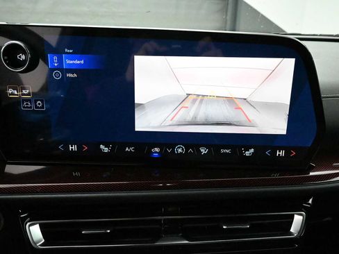 New 2026 Chevrolet Traverse Z71 image 9