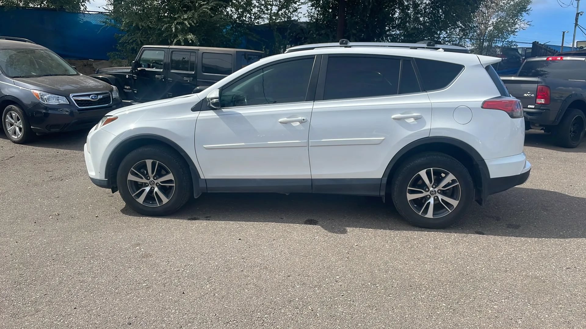 Used 2016 Toyota RAV4 XLE AWD/4WD image 3