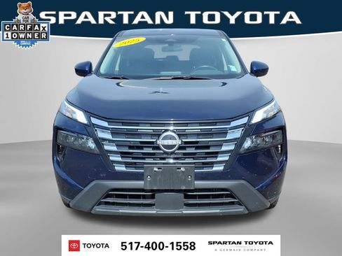 Used 2025 Nissan Rogue SV AWD/4WD image 3