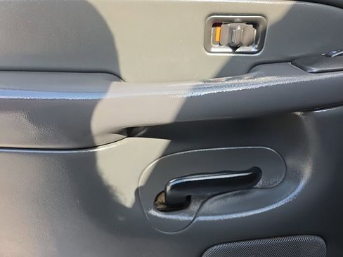 Used 2007 Chevrolet Silverado 2500 LT w/ Heavy-Duty Power Package image 18