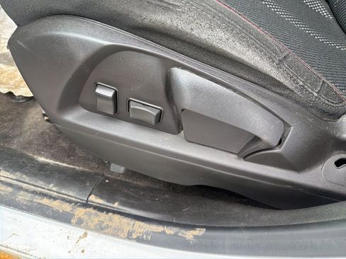 Used 2016 Chevrolet Equinox LT image 12