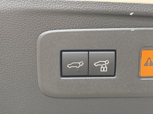 Used 2025 Lexus GX 550 image 15