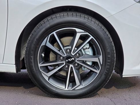 Used 2023 Kia Forte LXS FWD image 8