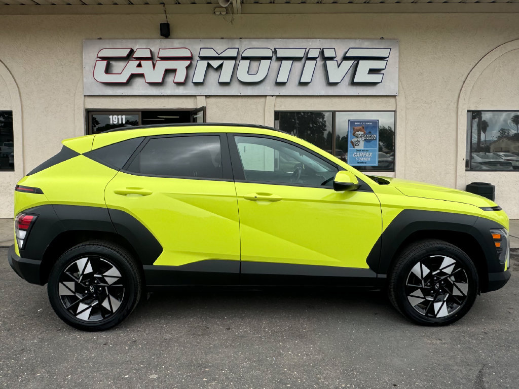 Used 2024 Hyundai Kona SEL AWD/4WD image 3