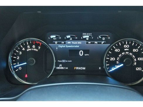 Used 2017 Ford F150 Lariat w/ Equipment Group 502A Luxury AWD/4WD image 15