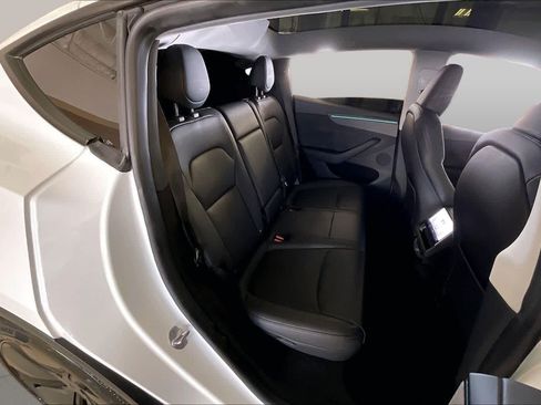 Used 2026 Tesla Model Y 2WD image 17