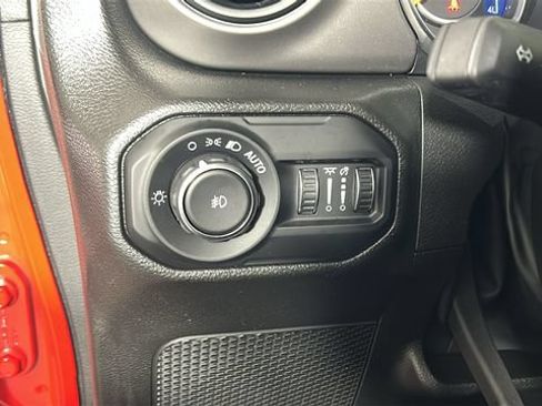 Used 2022 Jeep Wrangler Unlimited Sport AWD/4WD image 19