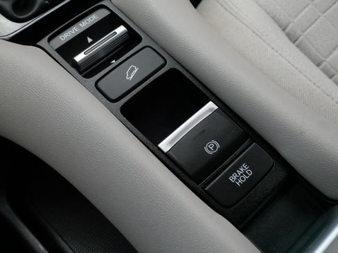 Certified 2023 Honda HR-V LX image 25
