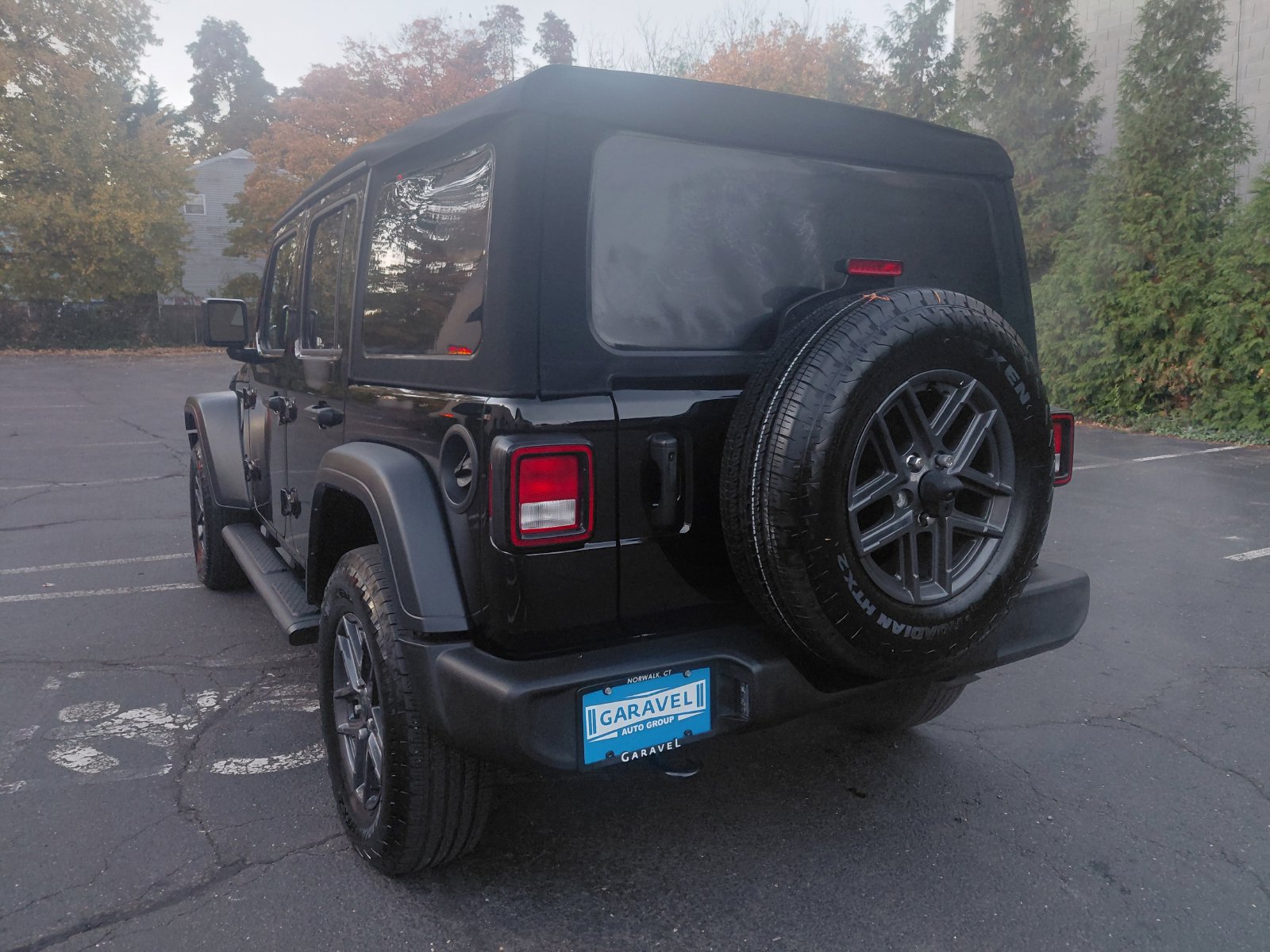 Used 2024 Jeep Wrangler Unlimited Sport AWD/4WD image 29