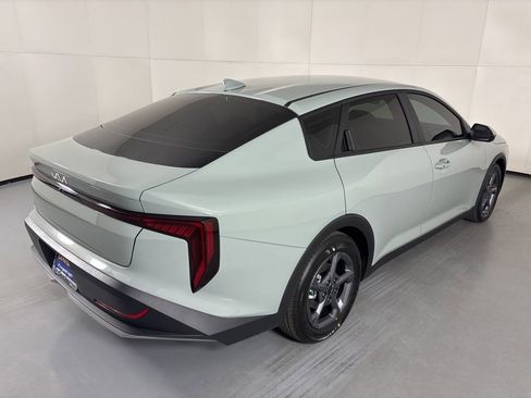New 2026 Kia K4 FWD image 8