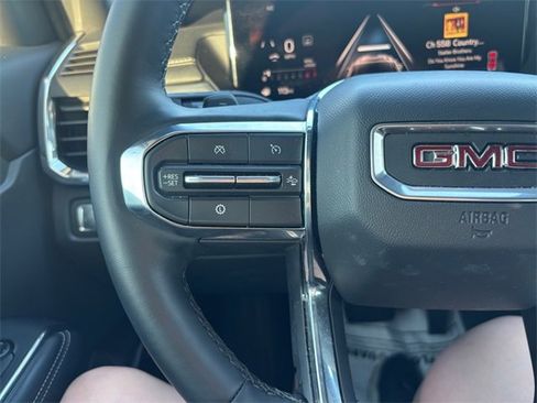 Used 2025 GMC Acadia Elevation image 19