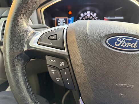 Used 2019 Ford Fusion SEL FWD image 18