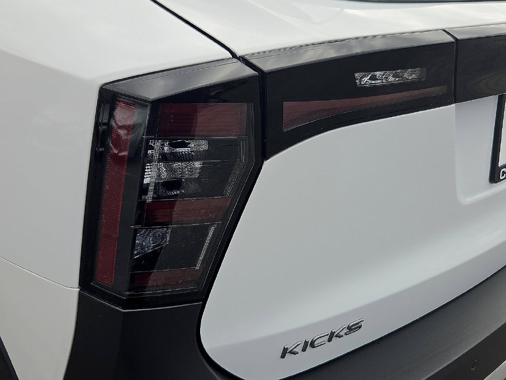 Used 2025 Nissan Kicks S FWD image 9