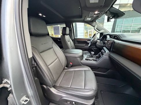 Used 2024 GMC Sierra 1500 Denali w/ Technology Package AWD/4WD image 32