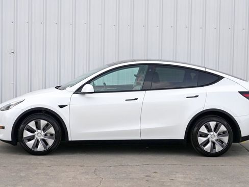 Used 2023 Tesla Model Y Long Range image 48