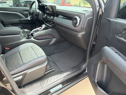 Used 2023 Chevrolet Colorado Z71 w/ Z71 Convenience Package 2 image 18