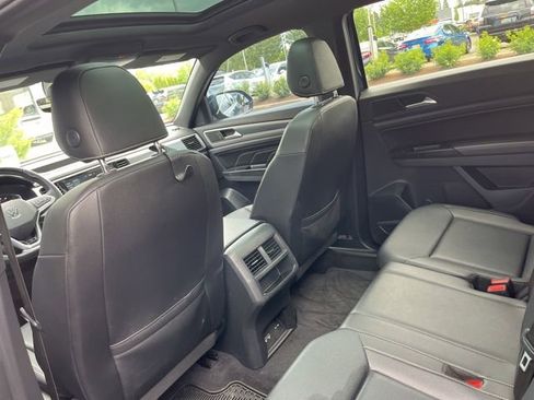 Used 2020 Volkswagen Atlas Cross Sport SEL R-Line AWD/4WD image 9