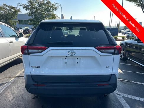 Used 2022 Toyota RAV4 LE FWD image 6