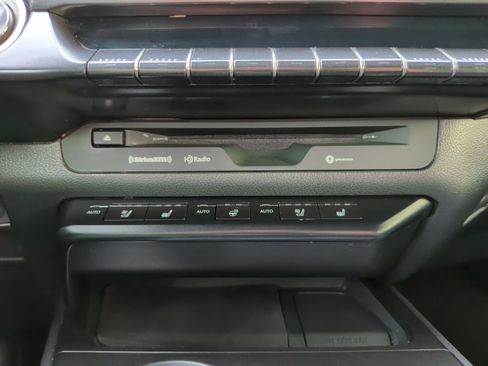 Used 2019 Lexus UX 200 image 17