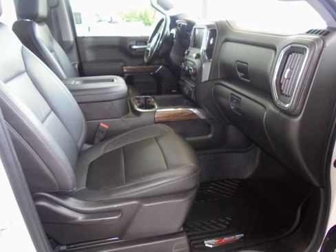 Used 2021 Chevrolet Silverado 1500 LT Trail Boss w/ Convenience Package II AWD/4WD image 8
