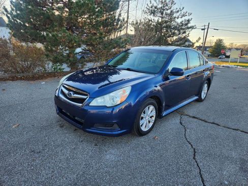 Used 2011 Subaru Legacy 2.5i Premium image 3