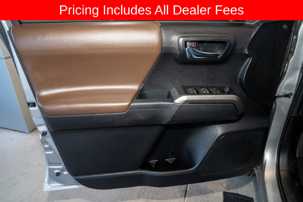 Used 2021 Toyota Tacoma Limited AWD/4WD image 11