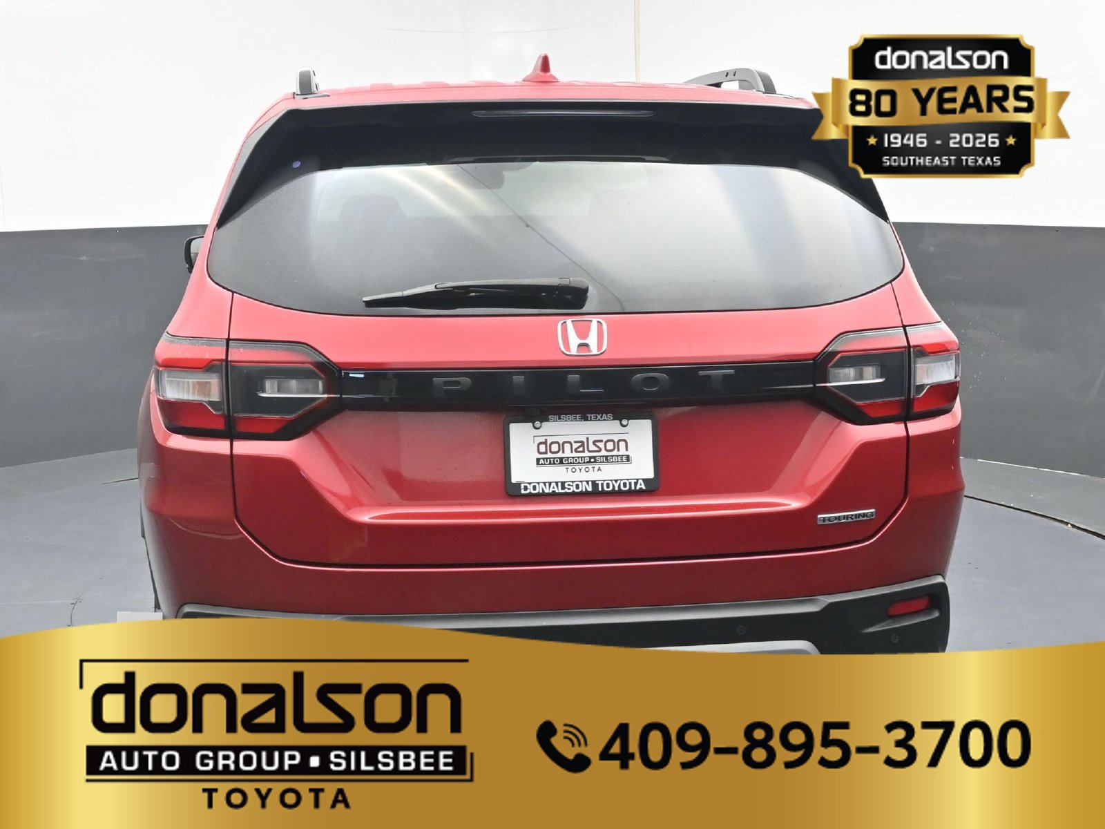 Used 2025 Honda Pilot Touring image 4