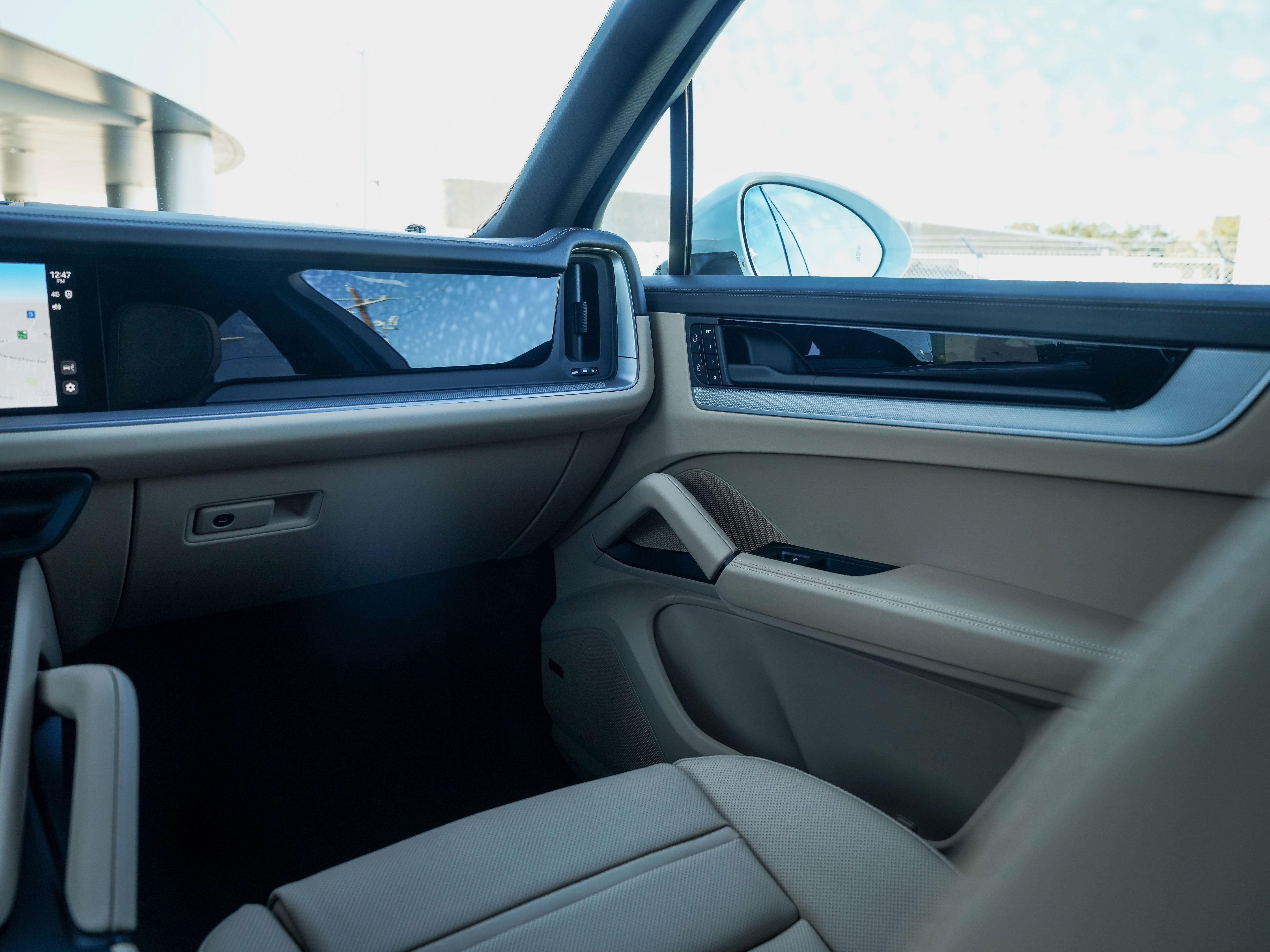 Certified 2026 Porsche Cayenne AWD/4WD image 25