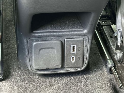 Used 2023 Chevrolet TrailBlazer RS w/ Convenience Package AWD/4WD image 12