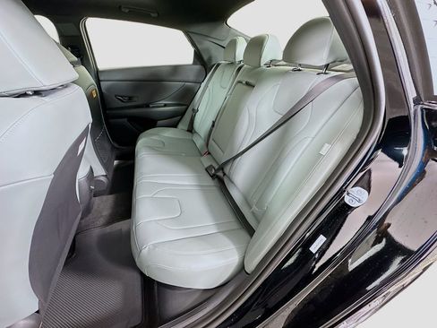 New 2026 Hyundai Elantra Limited image 17