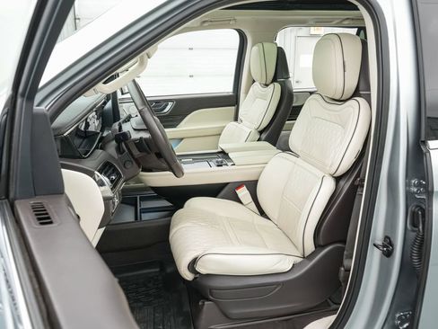 Used 2022 Lincoln Navigator L Black Label AWD/4WD image 14