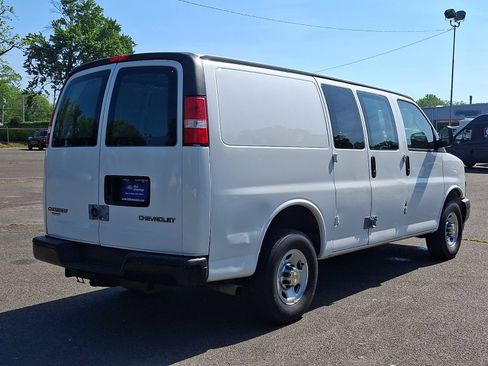 Used 2022 Chevrolet Express 2500 w/ Driver Convenience Package RWD image 7