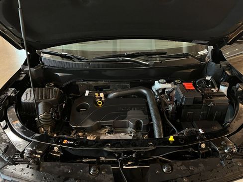 Used 2025 Chevrolet Equinox LT FWD image 33