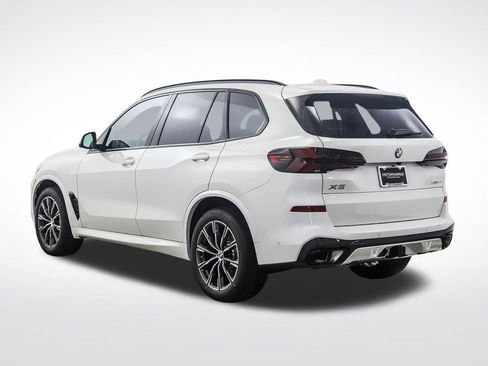 New 2026 BMW X5 xDrive40i w/ M Sport Package AWD/4WD image 3