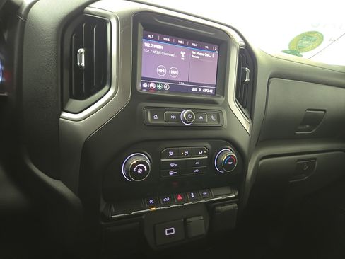 Certified 2020 Chevrolet Silverado 1500 Custom w/ Custom Value Package image 22