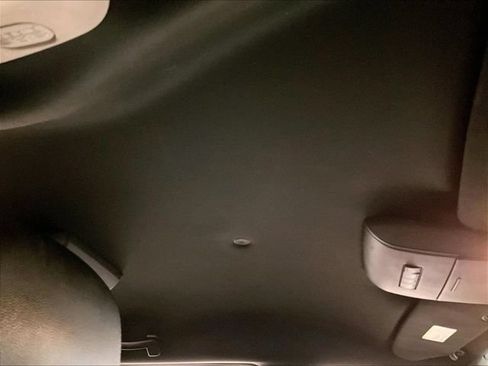 Used 2019 Dodge Grand Caravan SXT FWD image 22
