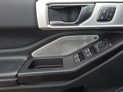 Used 2020 Ford Explorer ST w/ Premium Technology Package image 12