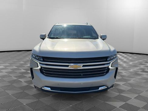 Used 2024 Chevrolet Suburban LT image 2