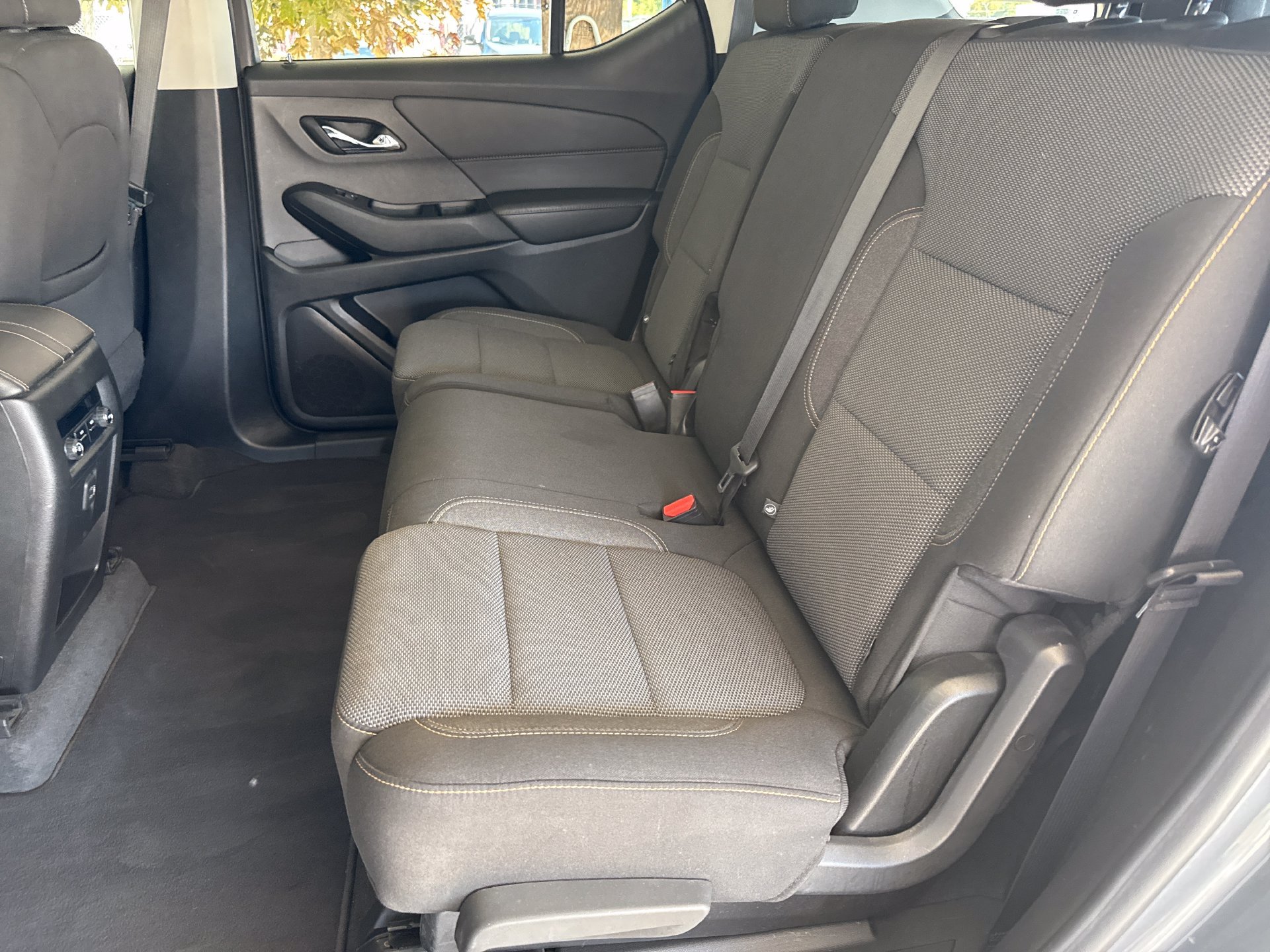 Used 2020 Chevrolet Traverse LT w/ Driver Confidence II Package AWD/4WD image 20